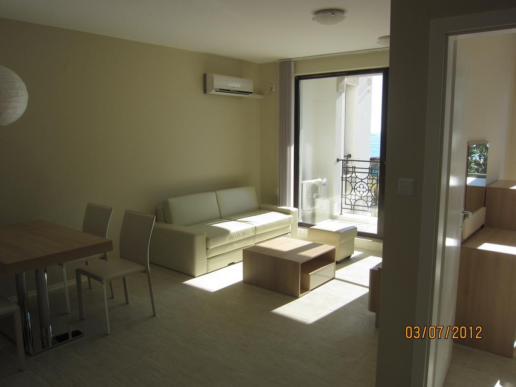 Nedev'S Apartments In Kavatsi Area ソゾポル 部屋 写真