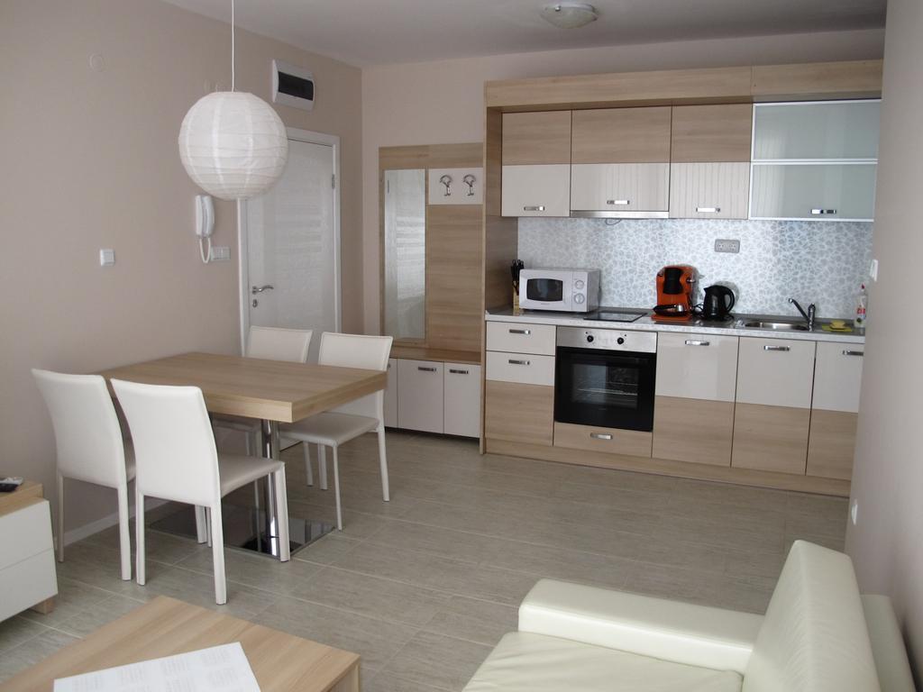 Nedev'S Apartments In Kavatsi Area ソゾポル 部屋 写真