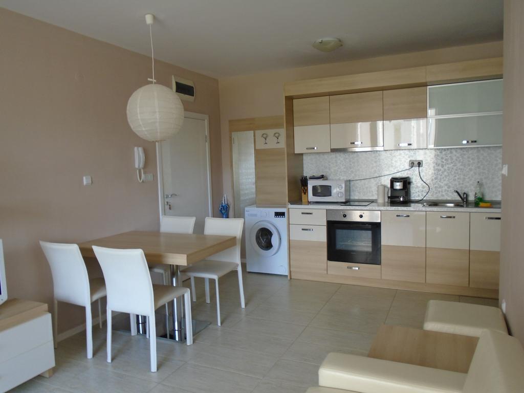 Nedev'S Apartments In Kavatsi Area ソゾポル エクステリア 写真