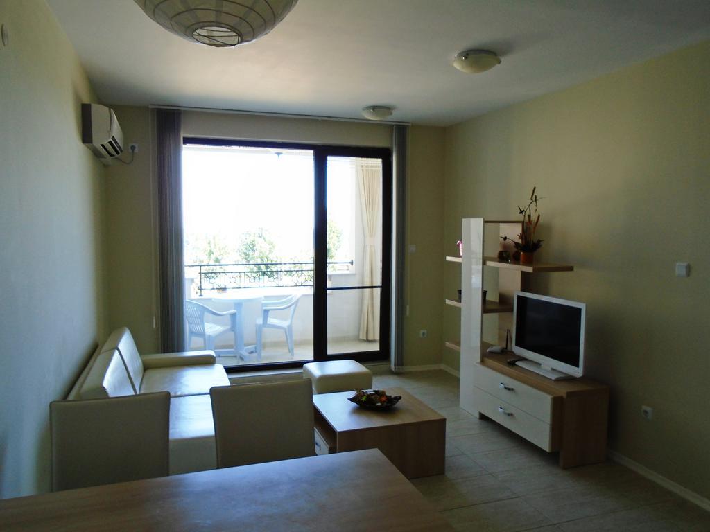 Nedev'S Apartments In Kavatsi Area ソゾポル エクステリア 写真