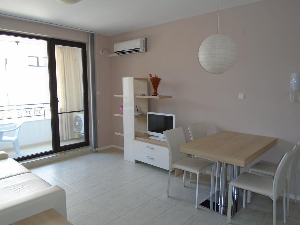 Nedev'S Apartments In Kavatsi Area ソゾポル エクステリア 写真